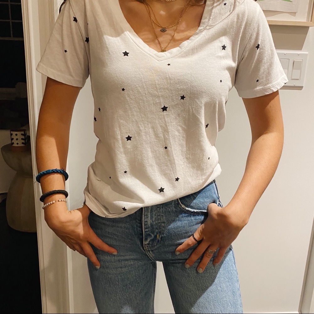 V-NECK TSHIRT